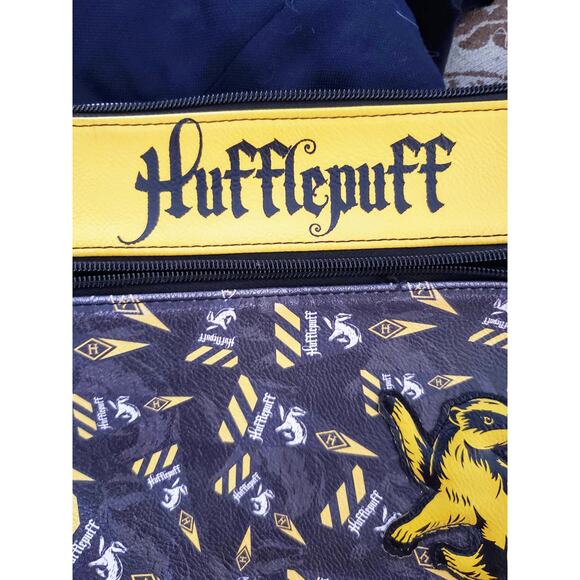 HARRY POTTER crossbody bag EUC - Picture 2 of 3